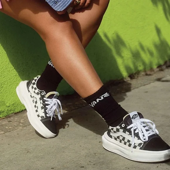 Vans Men’s Old Skool Over
Checkerboard Black/Checker
VN0A7Q5E95Y
Sneakers - Picture 2 of 16